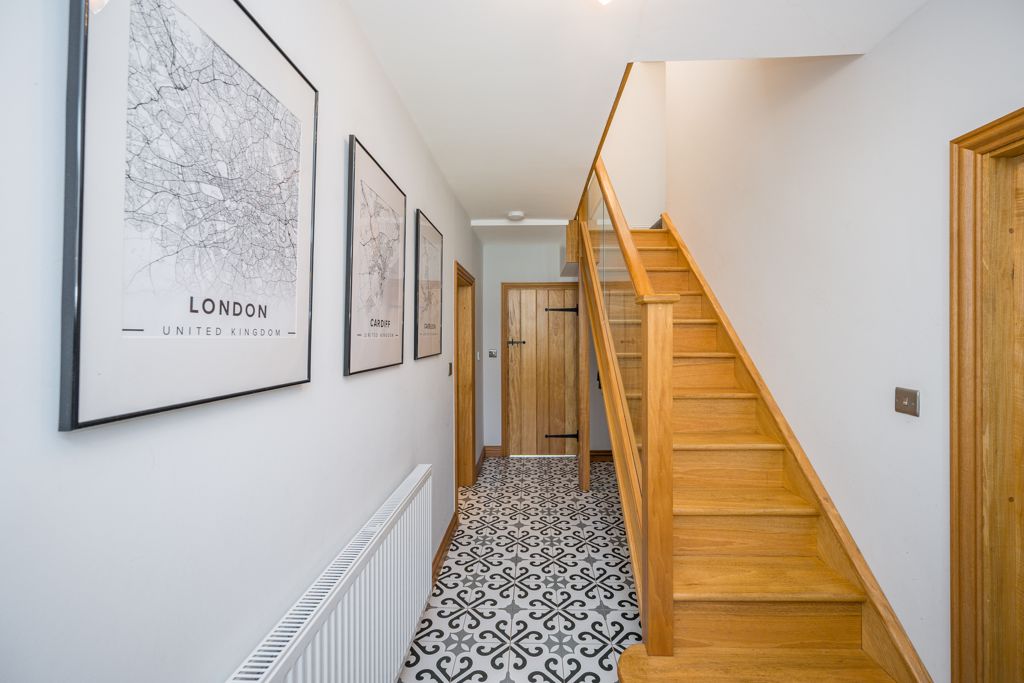 Entrance Hallway- click for photo gallery